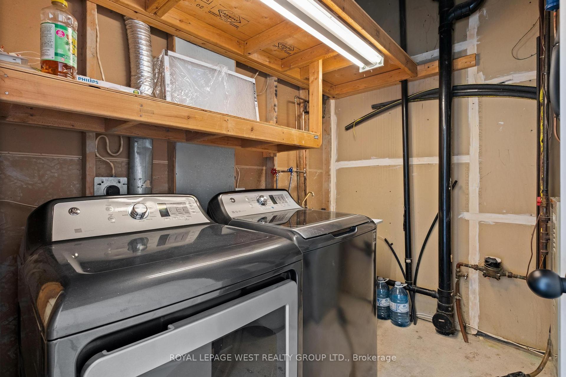 3 Bedrooms Condo at 280 Hillcrest,  Mississauga For sale