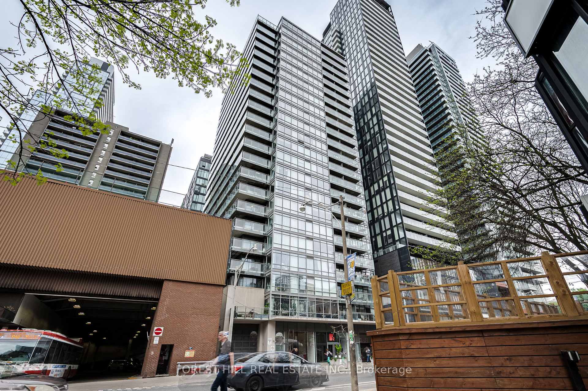 2 Bedrooms Condo at 22 Wellesley, Toronto For sale