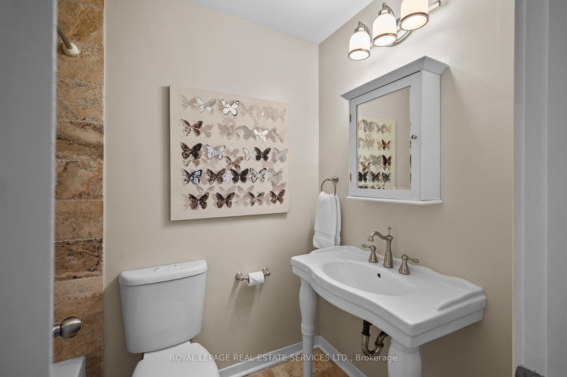 3 Bedrooms Condo at 2098 Marine,  Oakville For sale