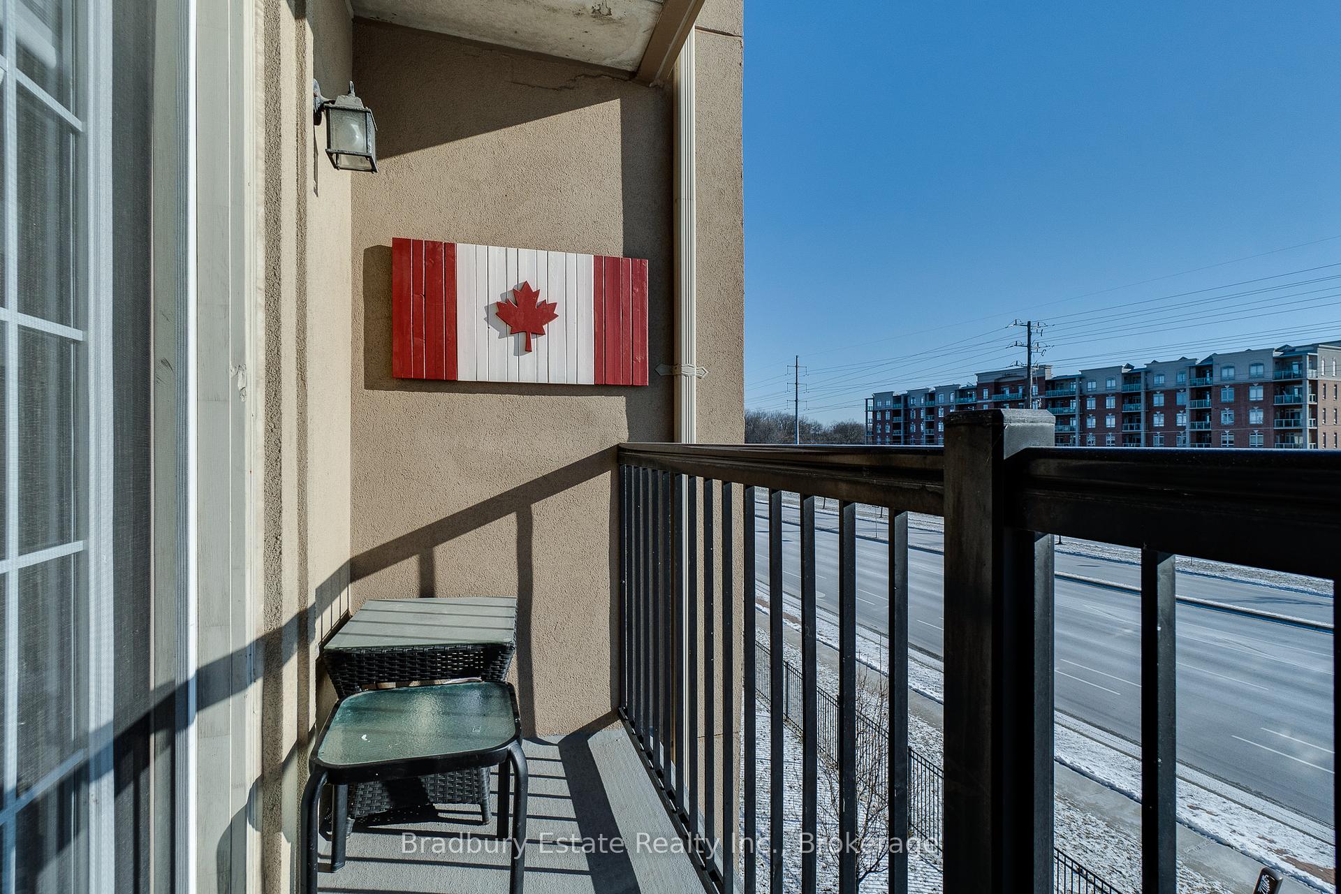 2 Bedrooms Condo at 2045 Appleby,  Burlington For sale