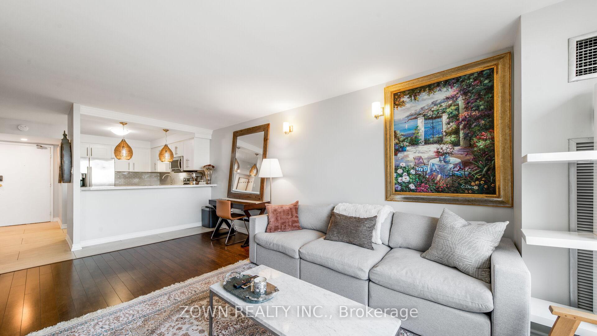 4 Bedrooms Condo at 10 Martha Eaton, Toronto For sale