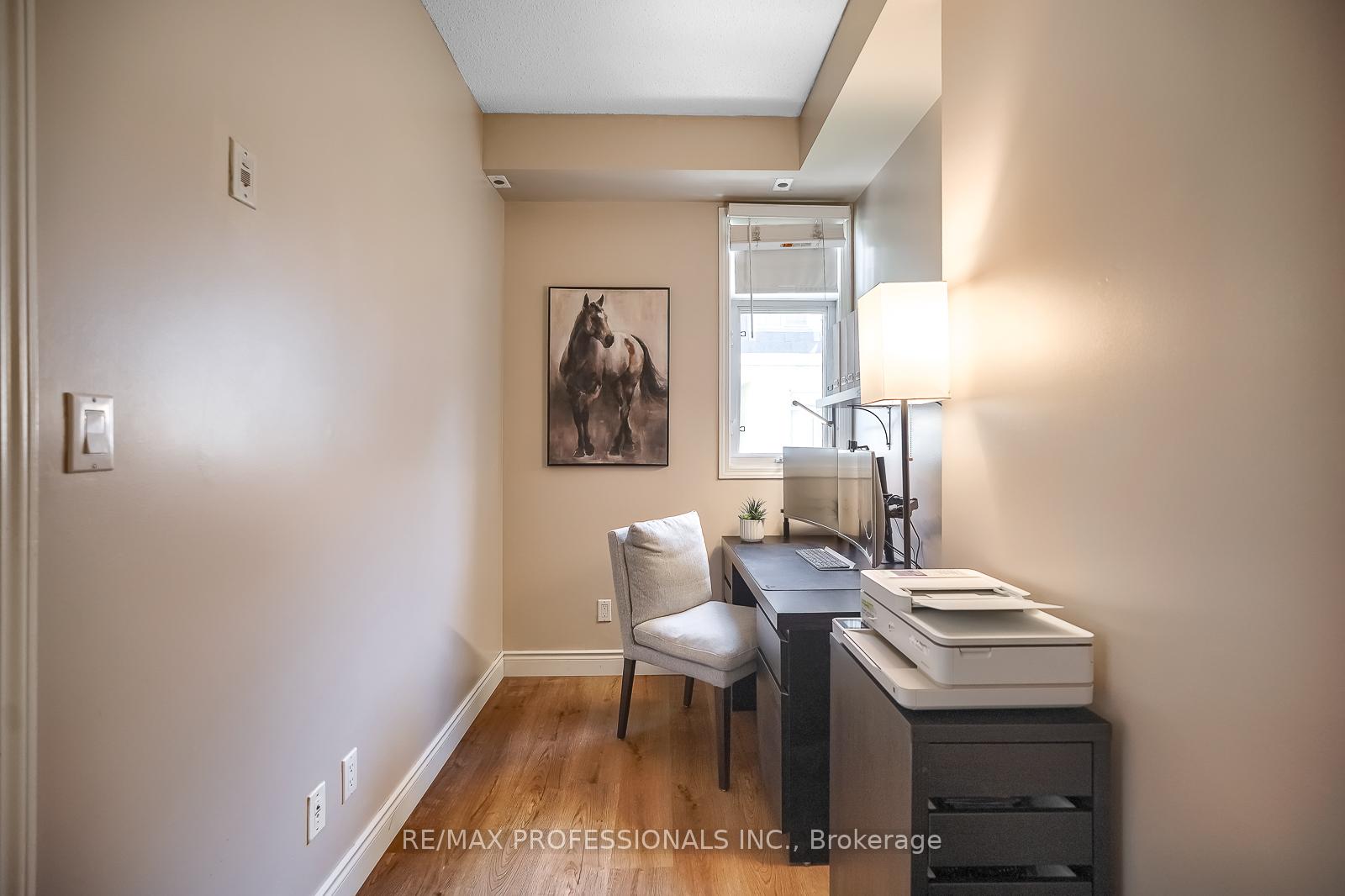 3 Bedrooms Condo at 32 Stadium, Toronto For sale