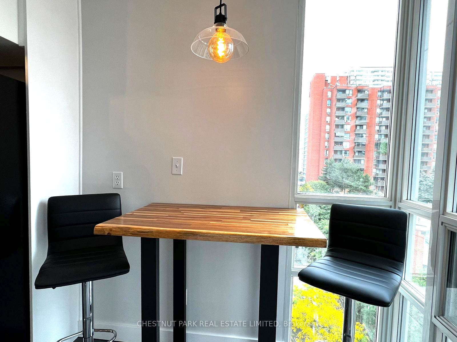 43 Eglinton Avenue E #909, Toronto C03 Yonge-Eglinton
