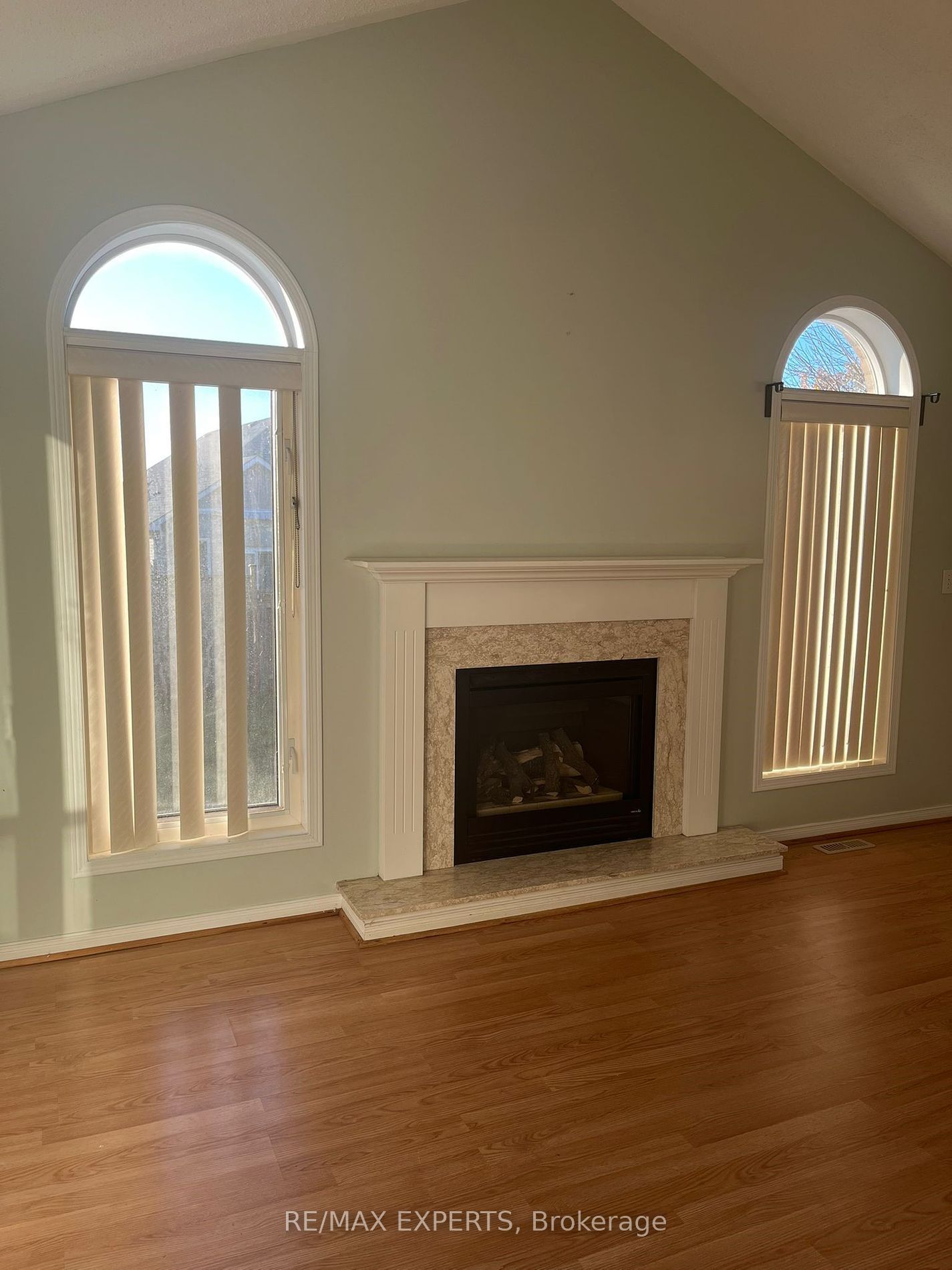 546 Aldershot Drive