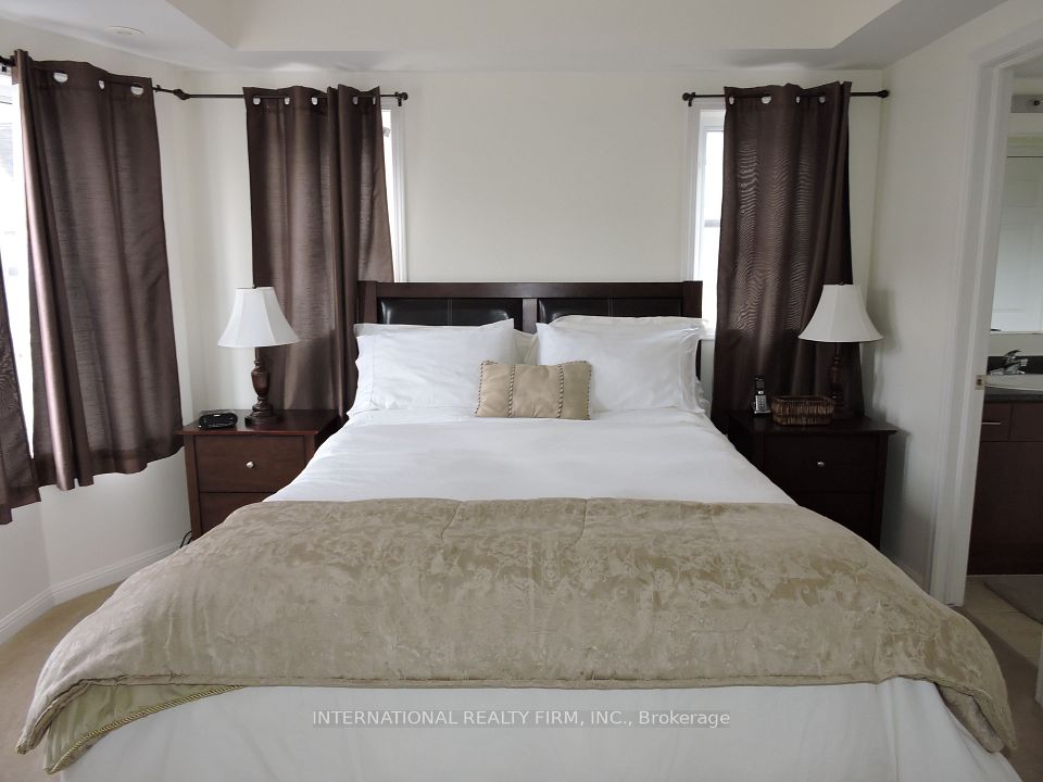 #2 - 714 Neighbourhood Circle, Mississauga, ON L5B 0B4