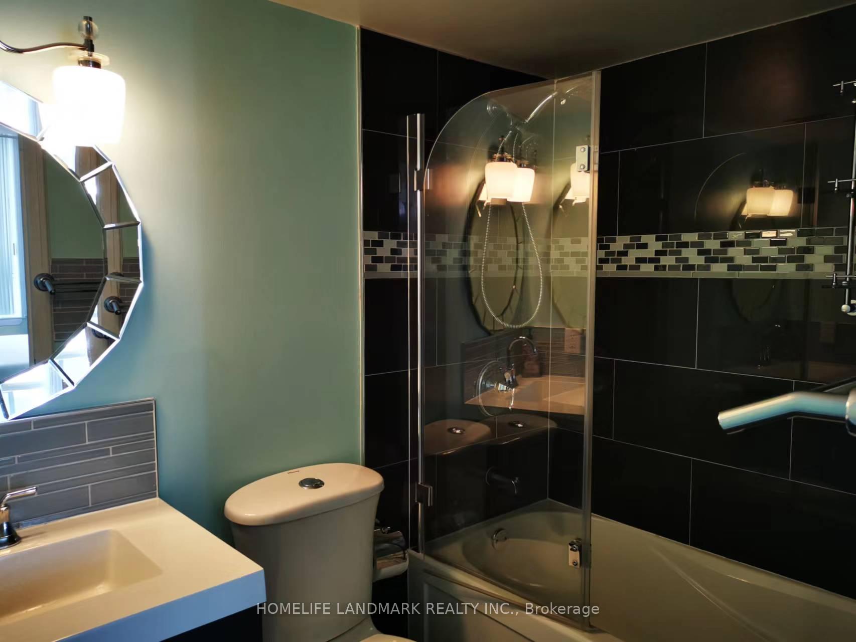 2 Bedrooms Condo at 633 Bay, Toronto For sale