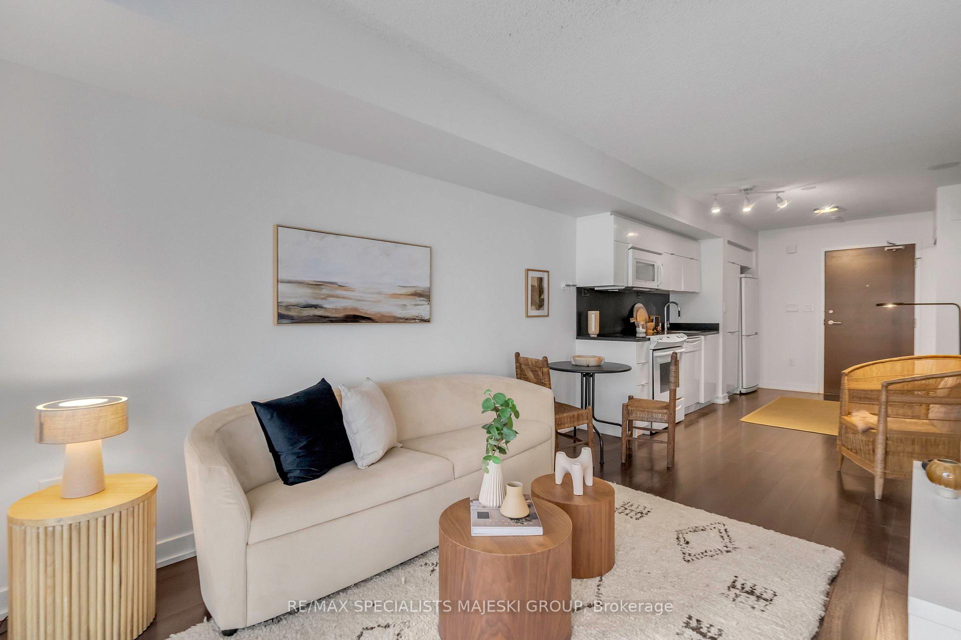 2 Bedrooms Condo at 21 Iceboat,  Toronto For sale