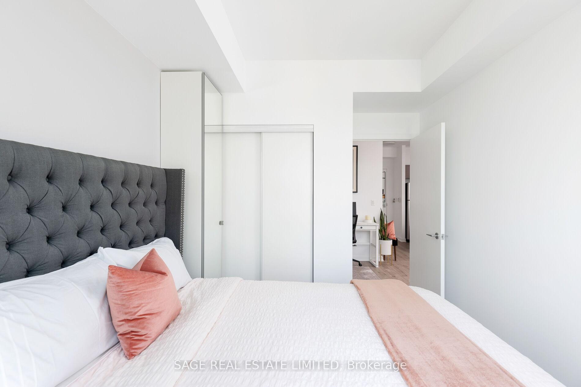 2 Bedrooms Condo at 150 East Liberty, Toronto For sale