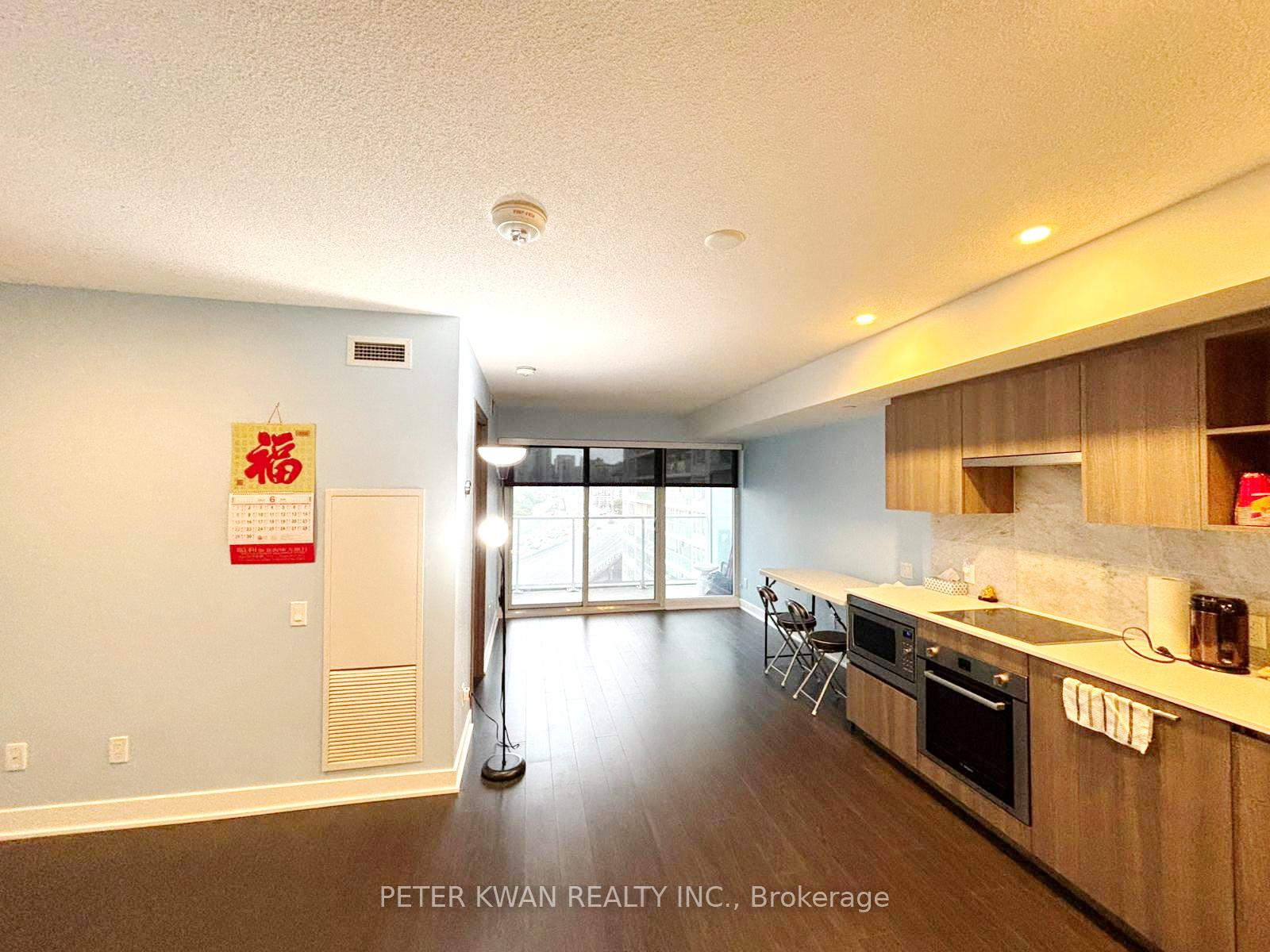 2 Bedrooms Condo at 19 Bathurst, Toronto For sale