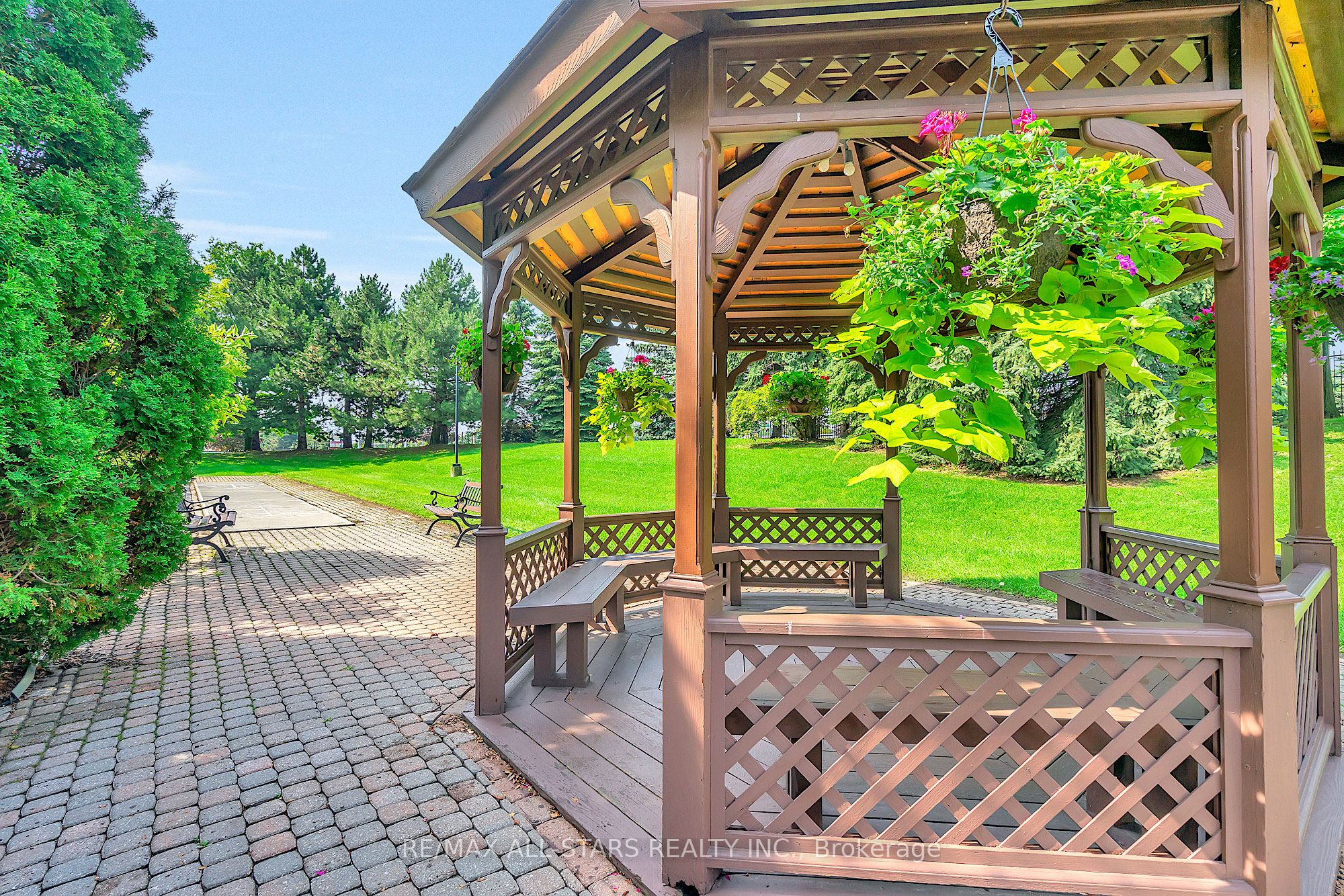 2 Raymerville Drive, #512