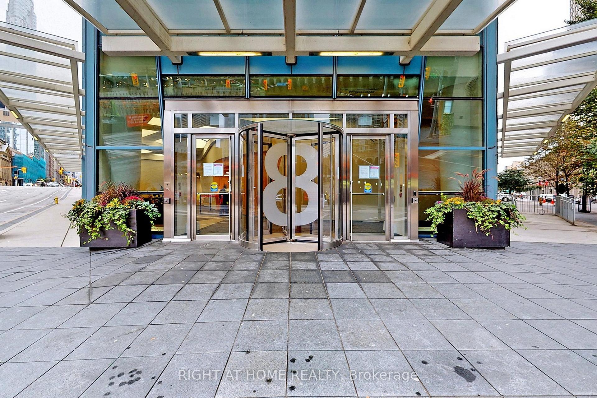 3 Bedrooms Condo at 8 The Esplanade, Toronto For sale