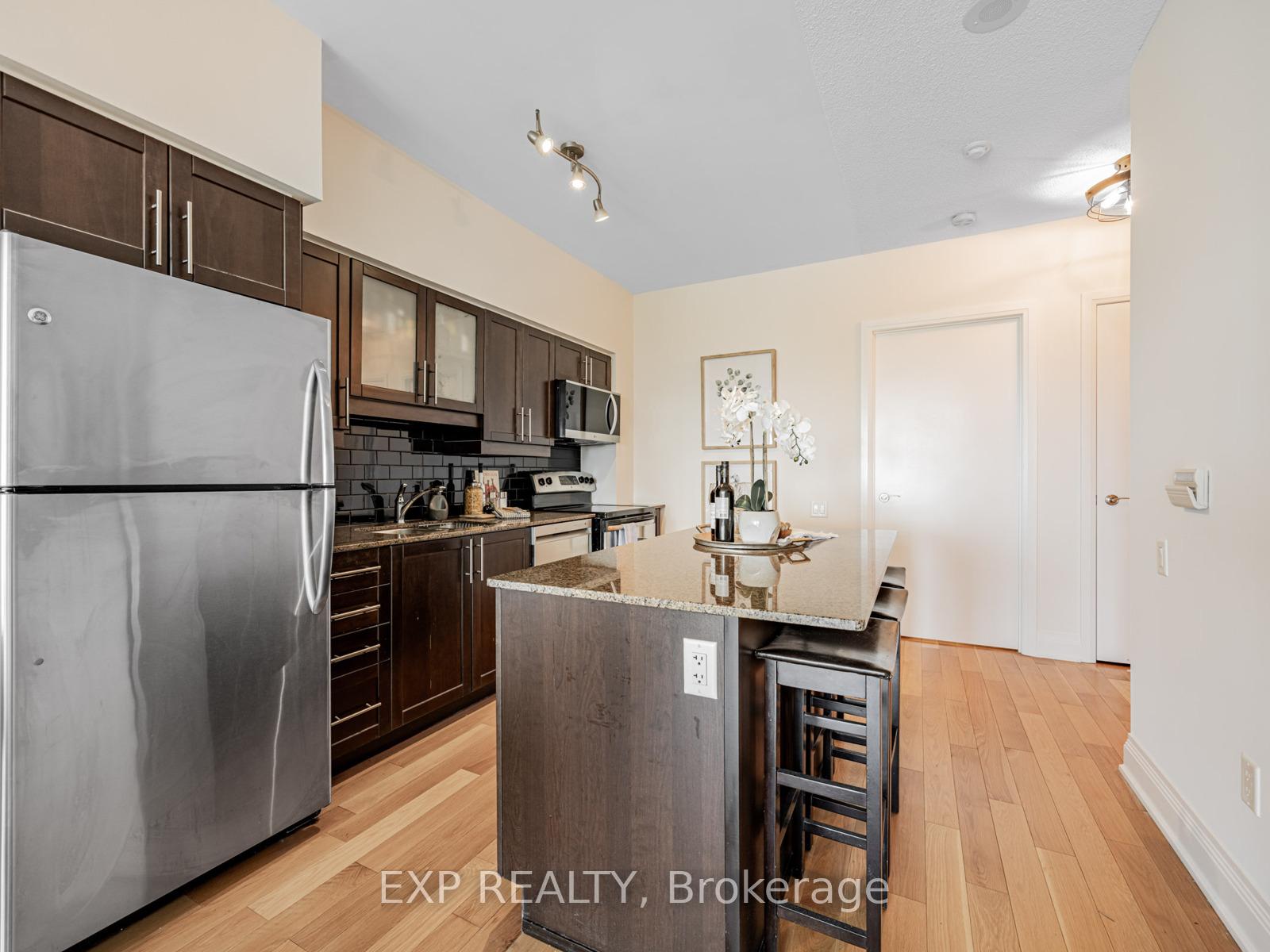 2 Bedrooms Condo at 2191 Yonge, Toronto For sale