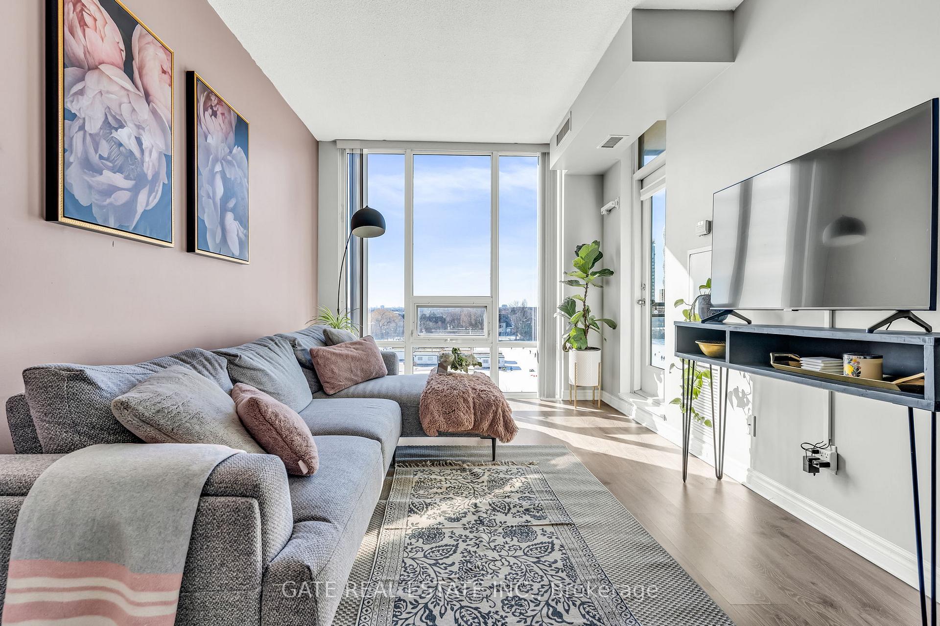 2 Bedrooms Condo at 3525 Kariya, Mississauga For sale