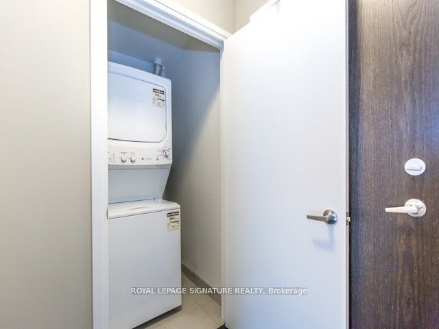 17 Kenaston Gardens, #402