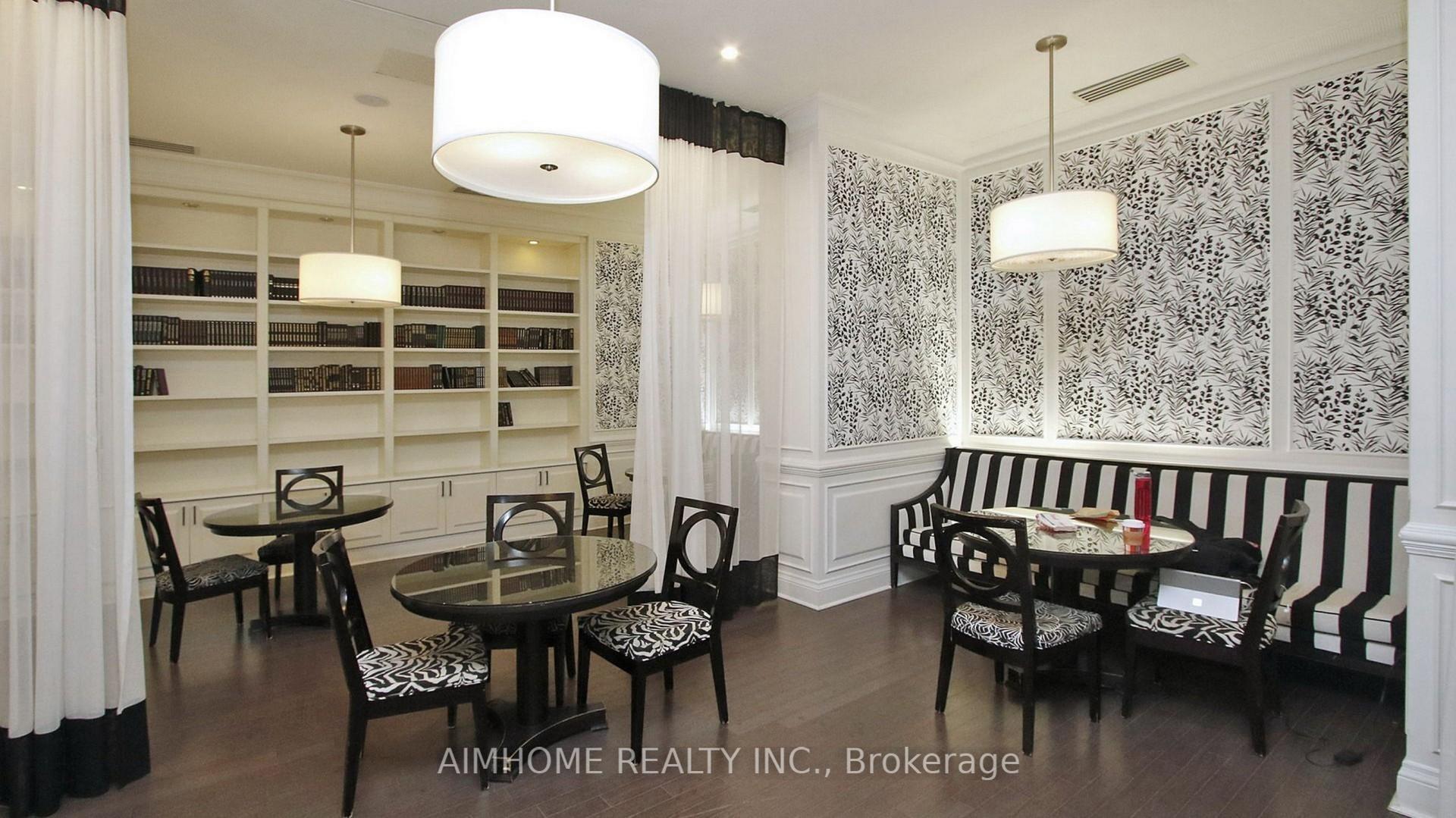 2 Bedrooms Condo at 25 Greenview, Toronto For sale
