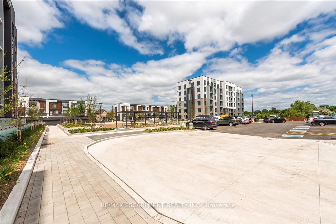 2 Bedrooms Condo at 50 KAITTING, Oakville For sale