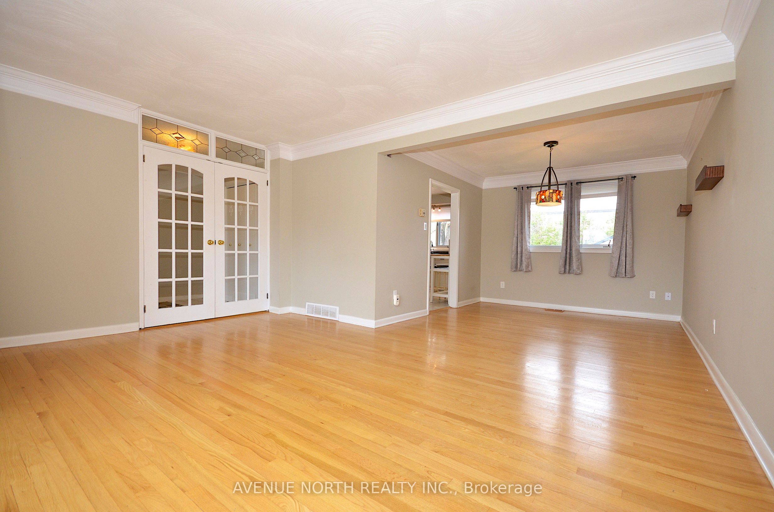866 Claude Street, OverbrookCastleheightsandArea, ON K1K 2S6