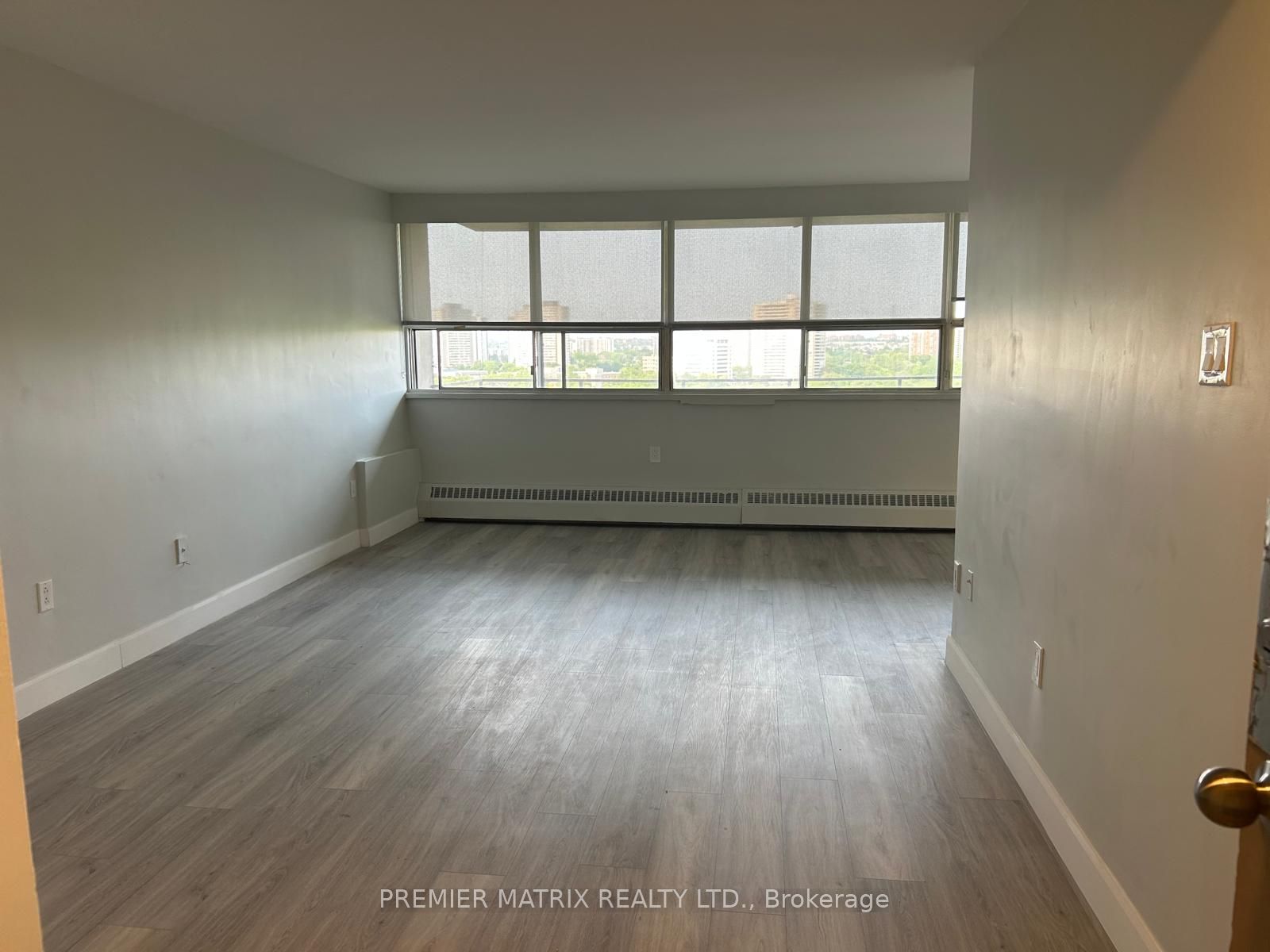 65 Thorncliffe Park Drive, #1404