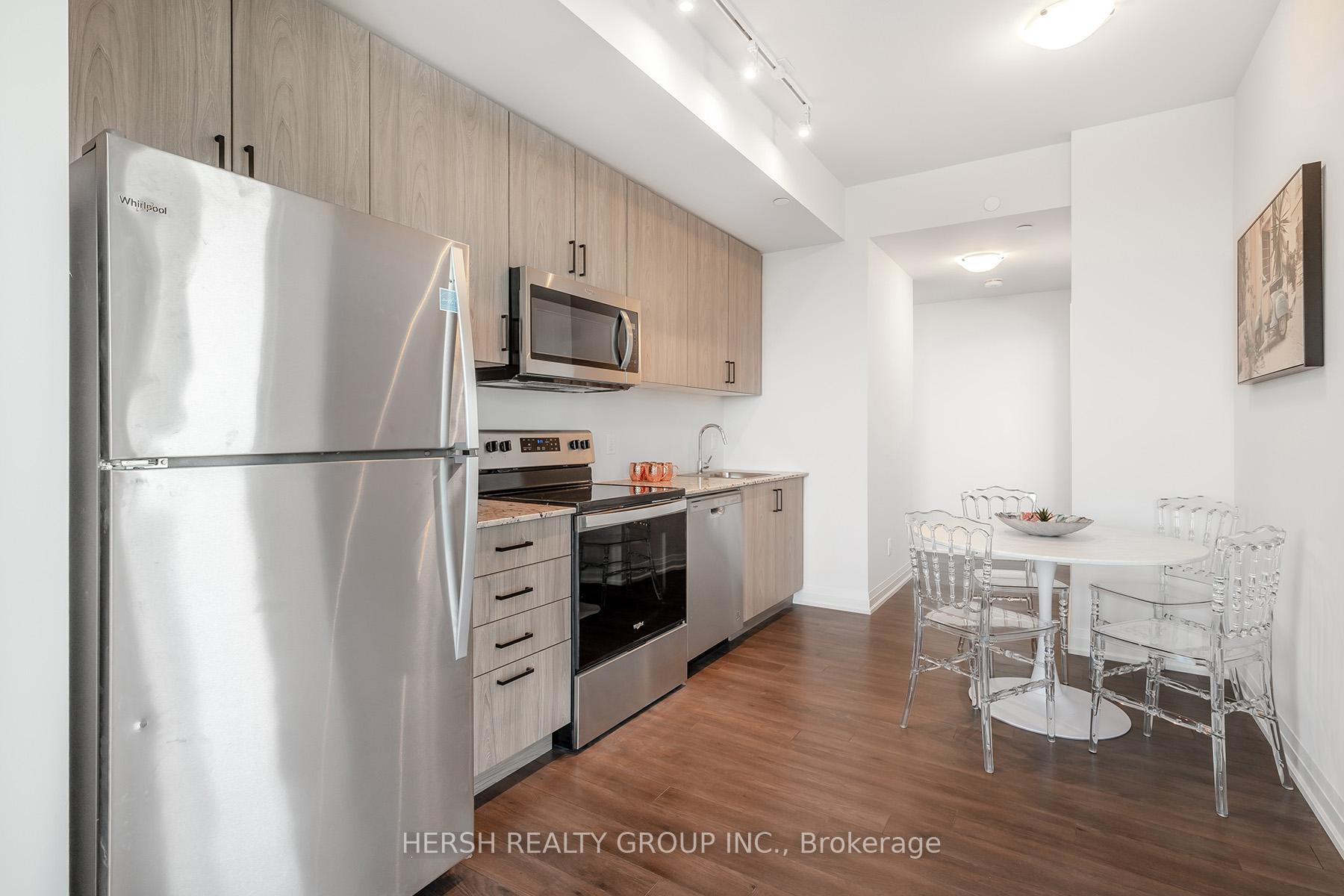 3 Bedrooms Condo at 10 Meadowglen,  Toronto For sale