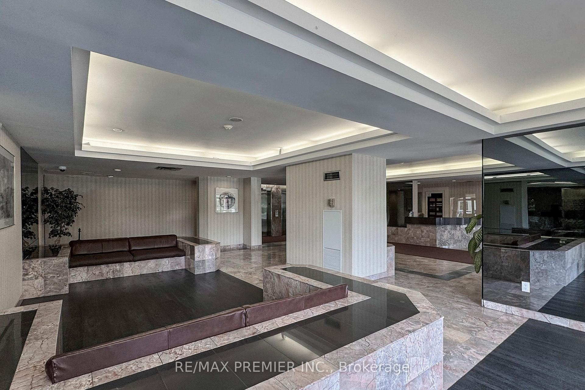 2 Bedrooms Condo at 3 Rowntree, Toronto For sale