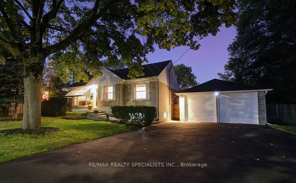 2633 Liruma Road, Mississauga, ON L5K 1Y8