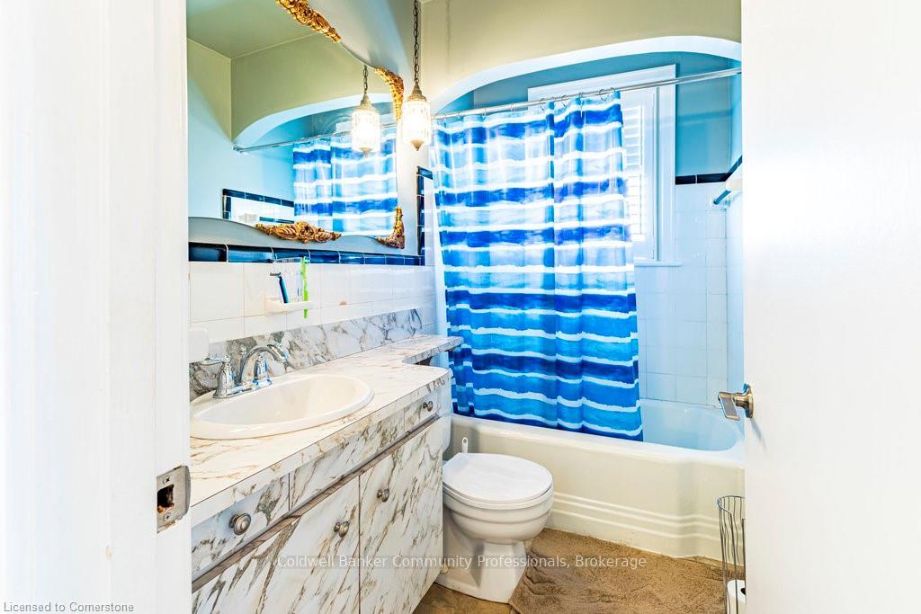 2 Bedrooms Co-op at 5 East 36th,  Hamilton For sale