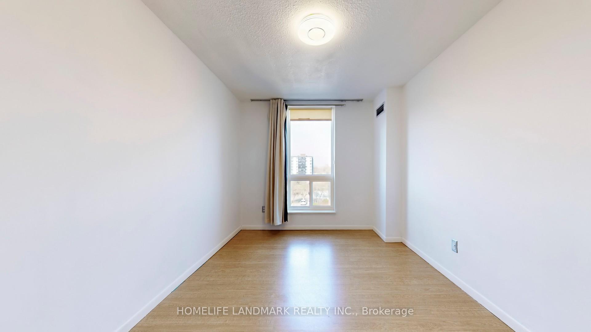3 Bedrooms Condo at 1395 Williamsport, Mississauga For sale