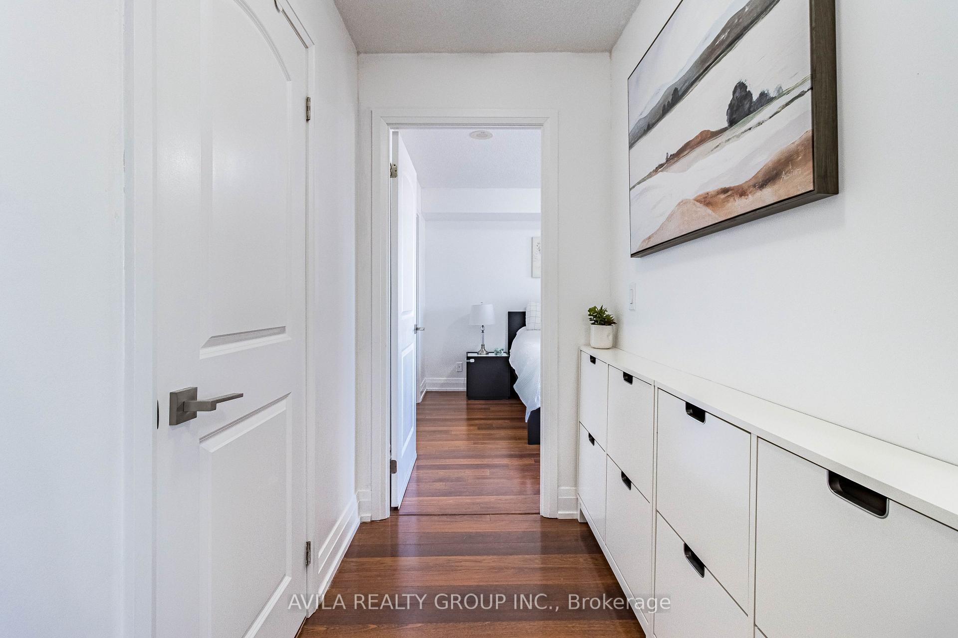 3 Bedrooms Condo at 1 De Boers, Toronto For sale