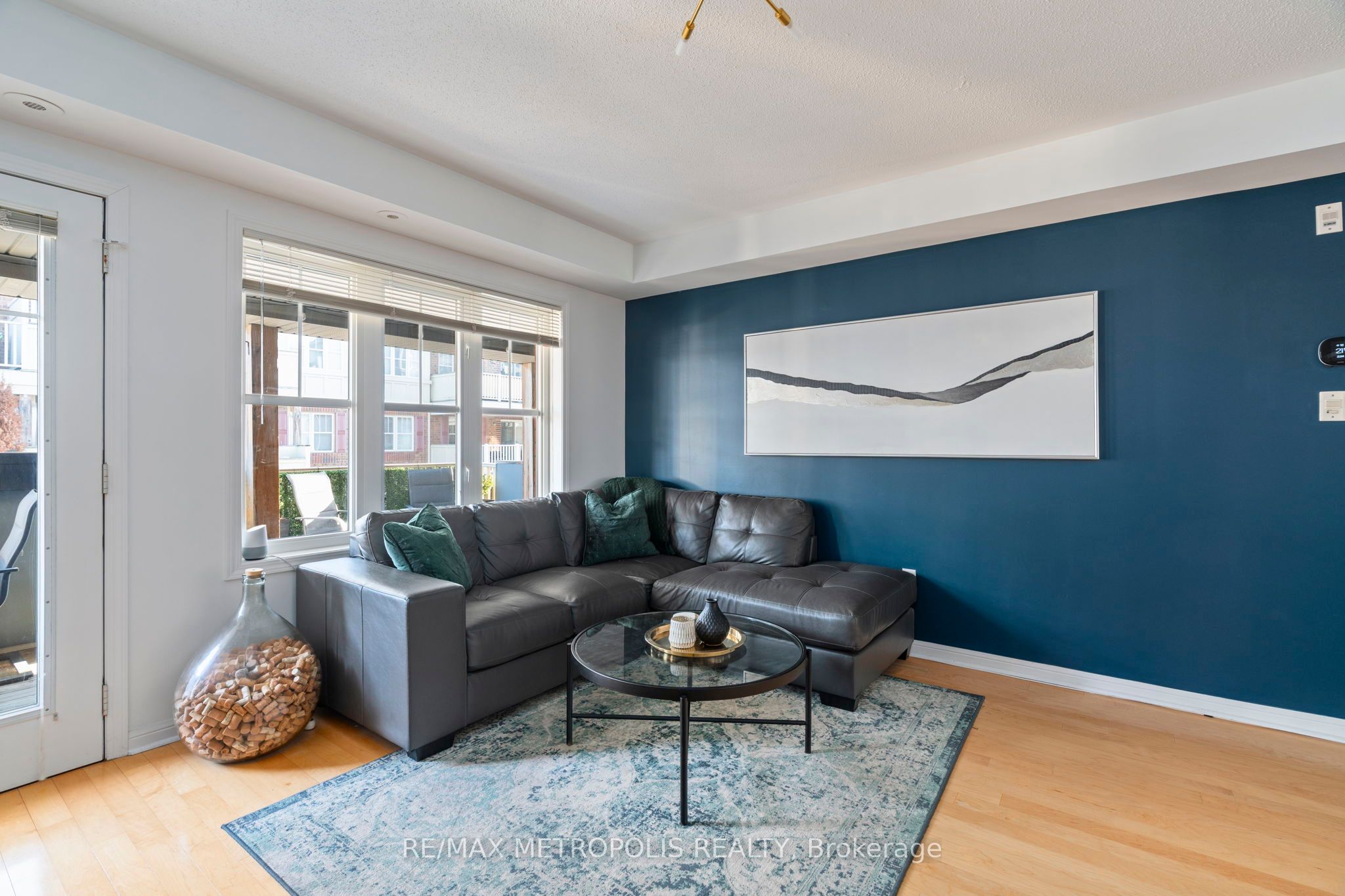 734 Neighbourhood Circle, #4