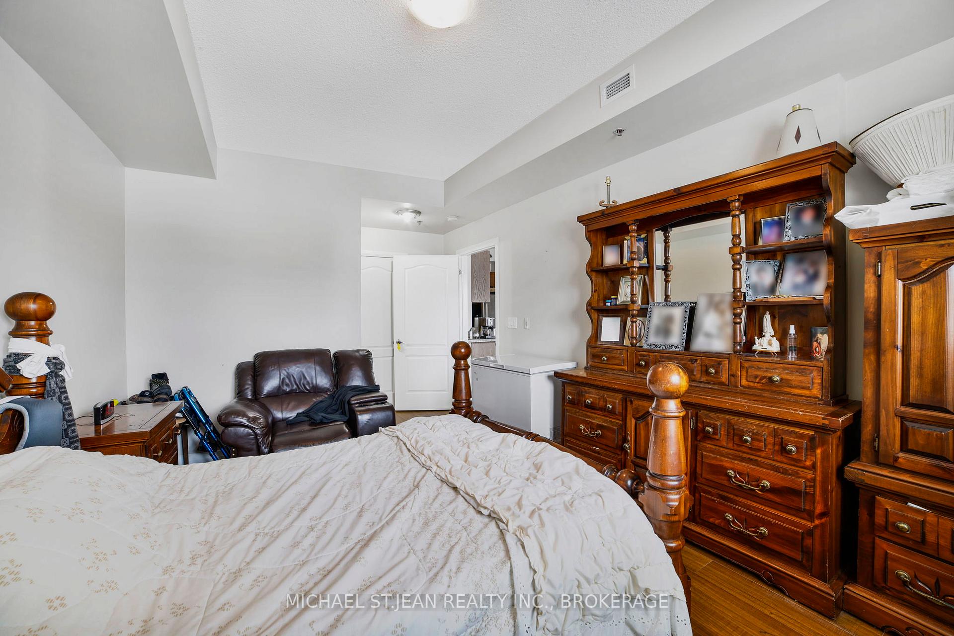 2 Bedrooms Condo at 319 Highway 8,  Hamilton For sale
