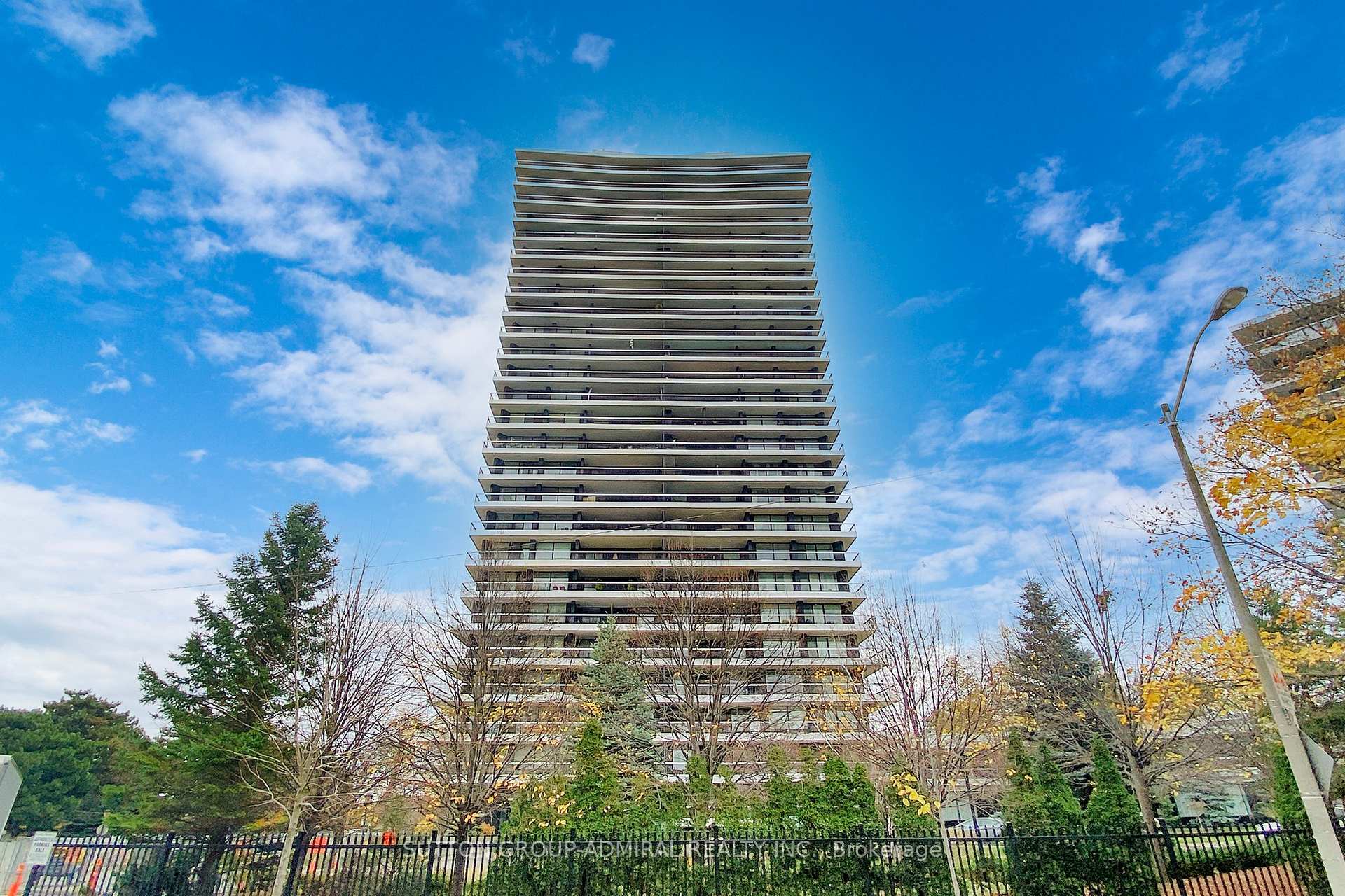 2 Bedrooms Condo at 135 Antibes, Toronto For sale
