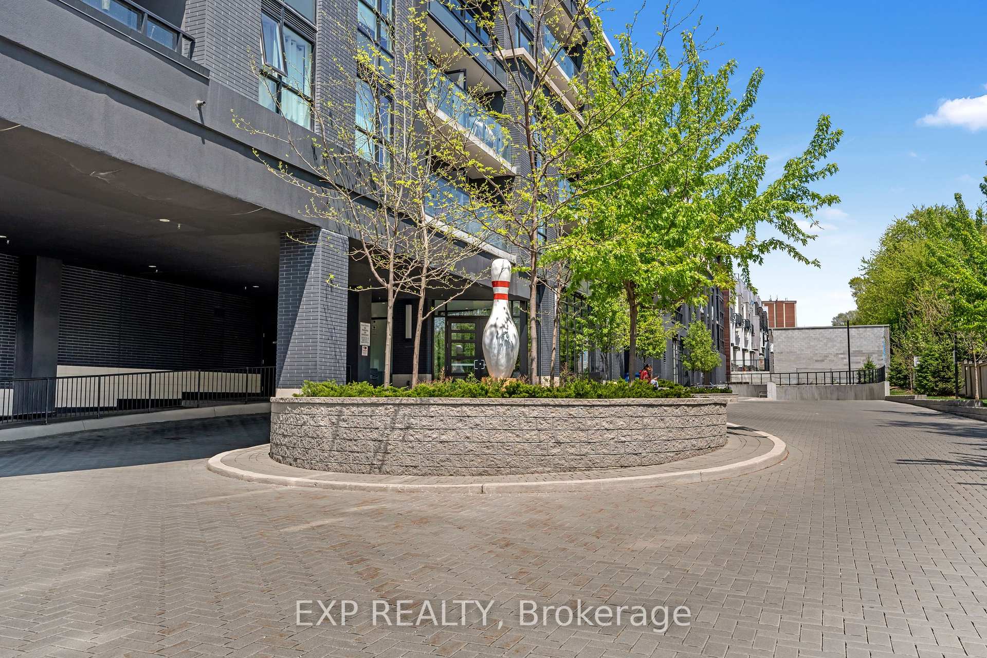 2 Bedrooms Condo at 1401 O’Connor, Toronto For sale