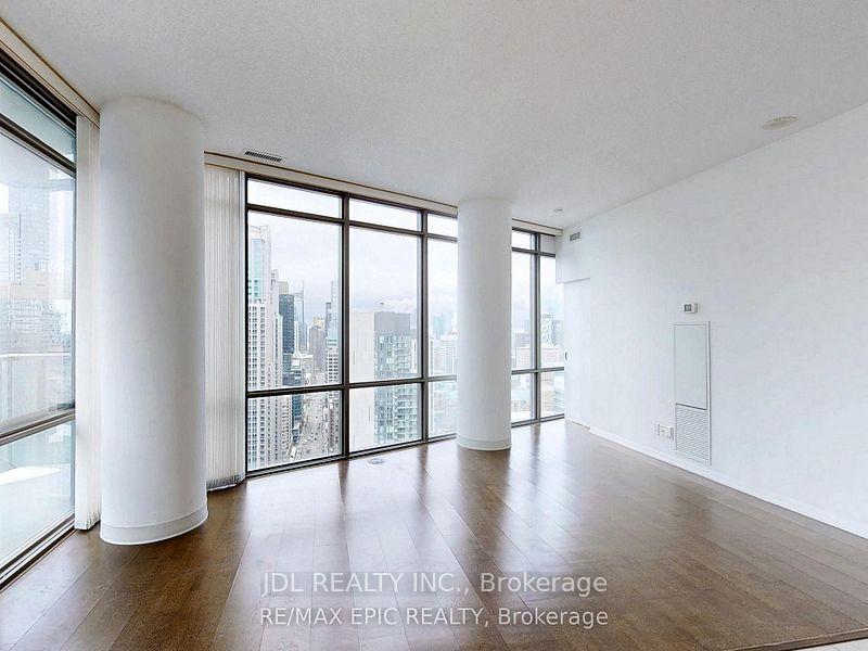 2 Bedrooms Condo at 832 Bay, Toronto For sale
