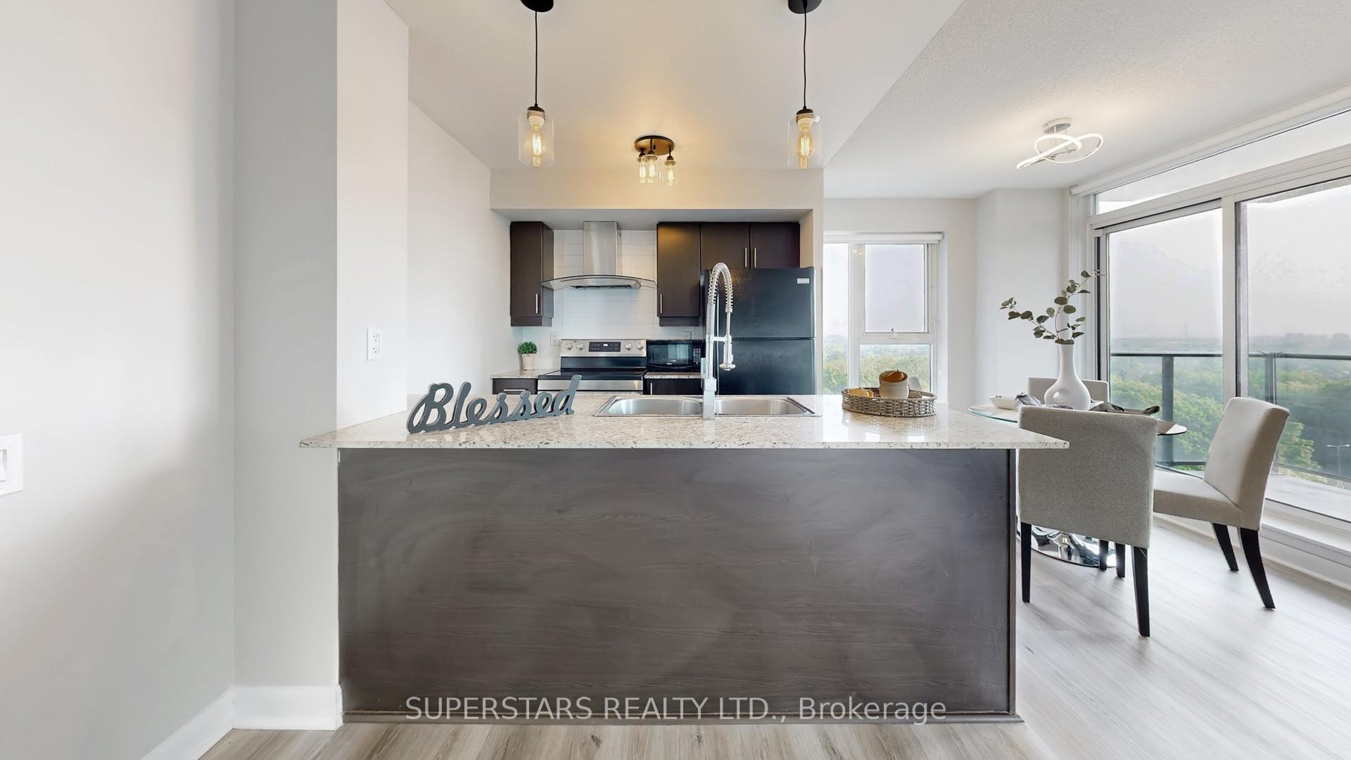 2 Bedrooms Condo at 25 Town Centre, Toronto For sale