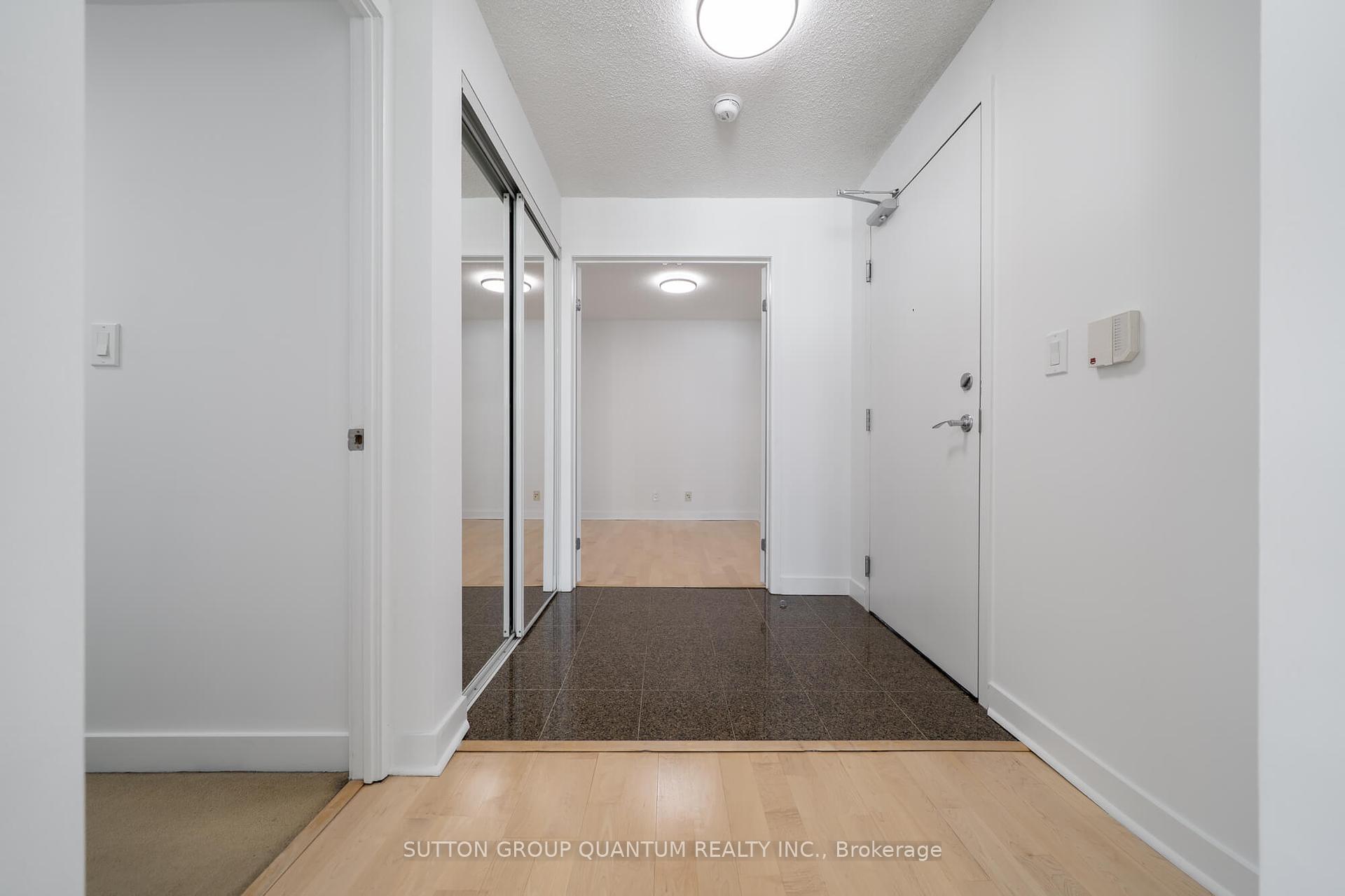 3 Bedrooms Condo at 81 Navy Wharf,  Toronto For sale