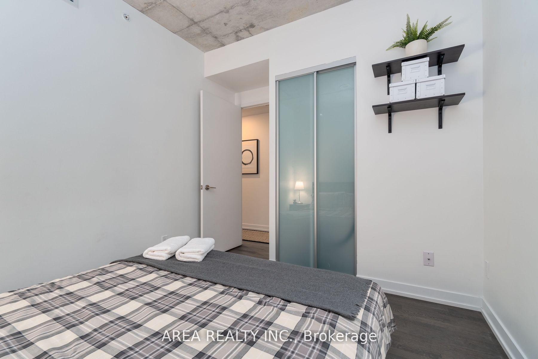 2 Bedrooms Condo at 461 Adelaide, Toronto For sale