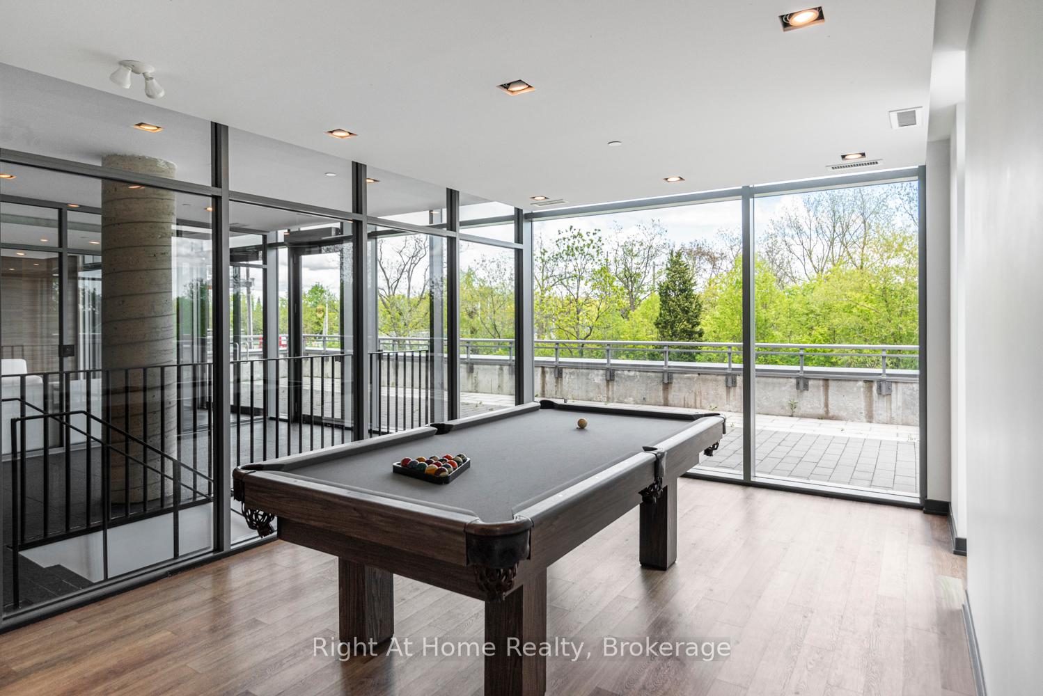 1 Bedroom Condo at 5260 Dundas, Burlington For sale