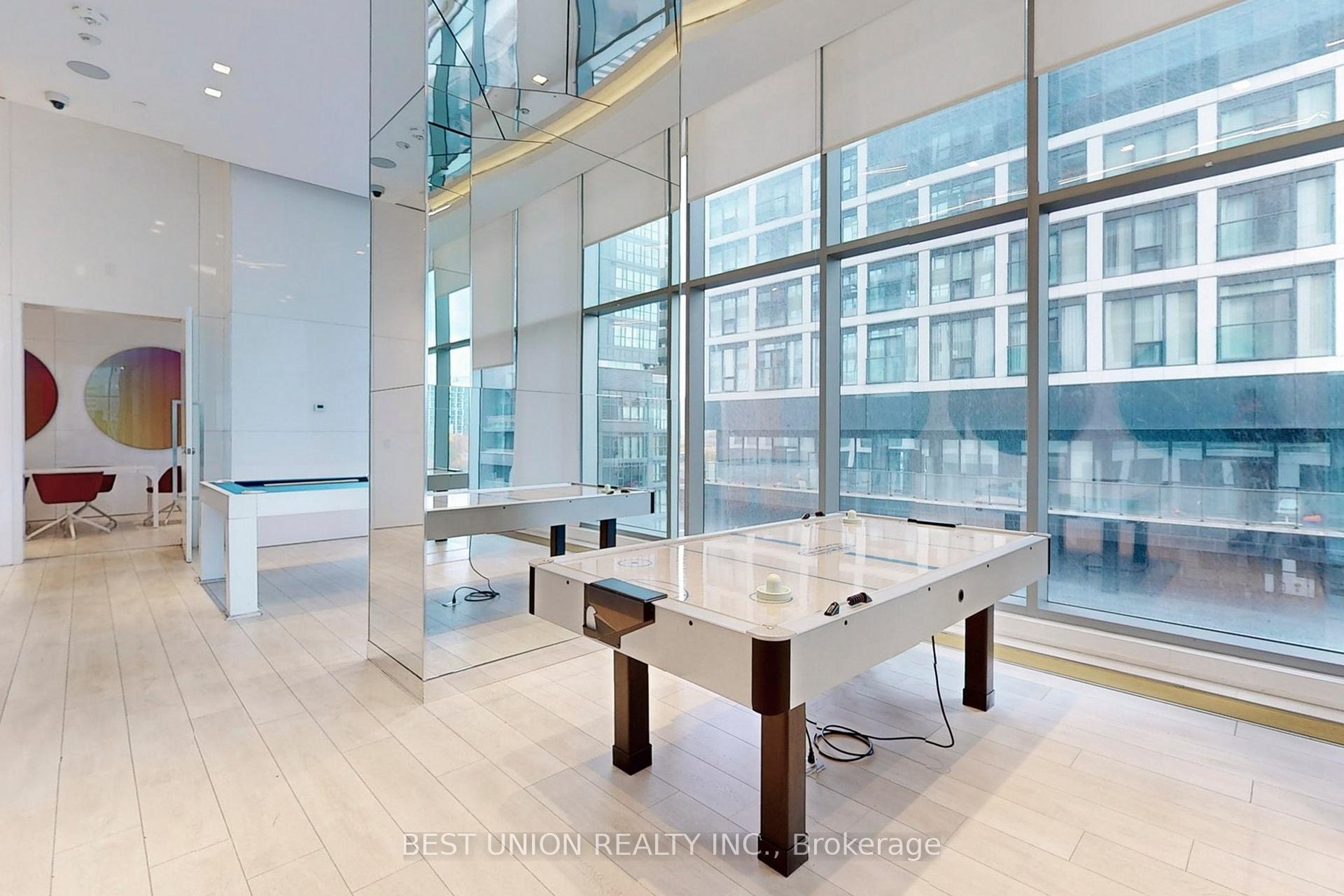 2 Bedrooms Condo at 251 Jarvis, Toronto For sale