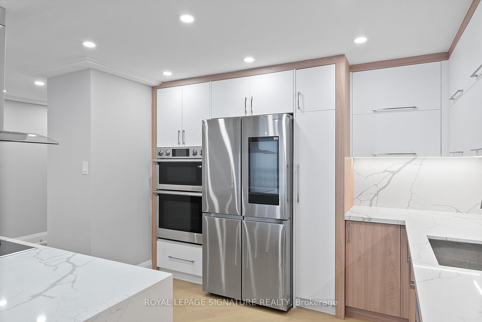 2 Bedrooms Condo at 77 Carlton,  Toronto For sale