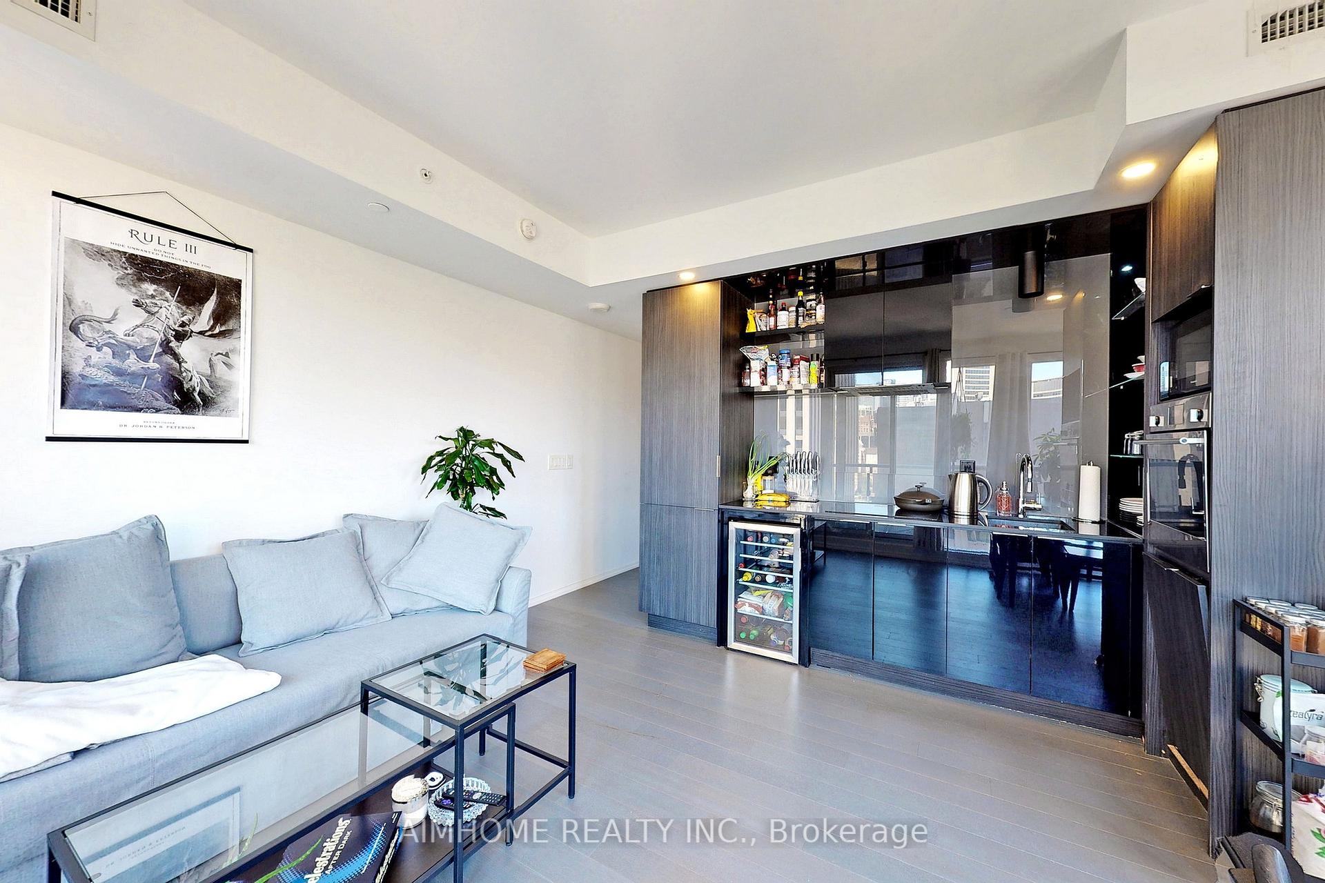 2 Bedrooms Condo at 70 temprance, Toronto For sale