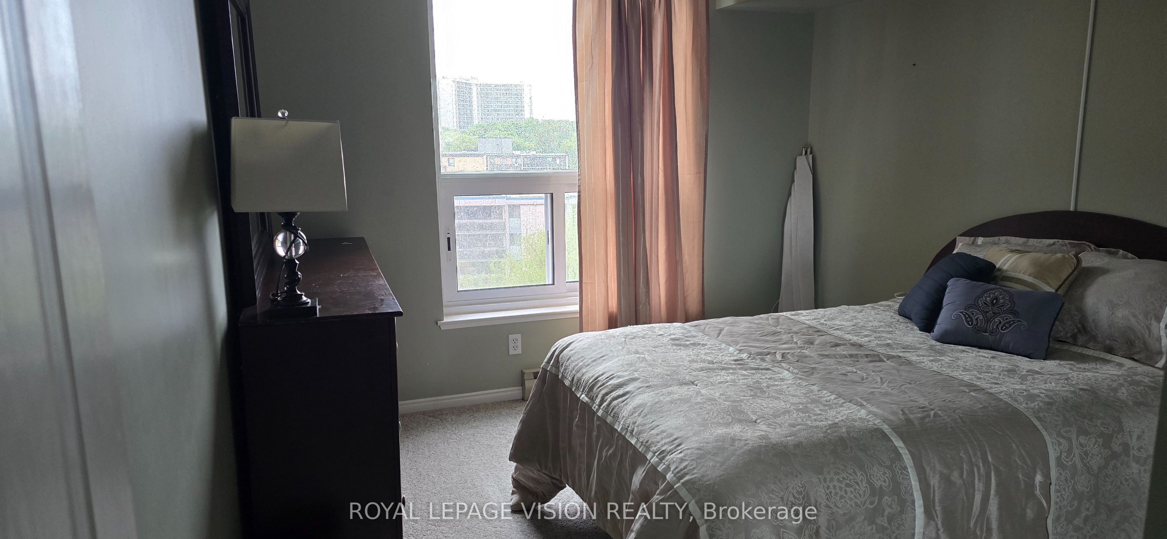 11 Thorncliffe Park Drive, #802