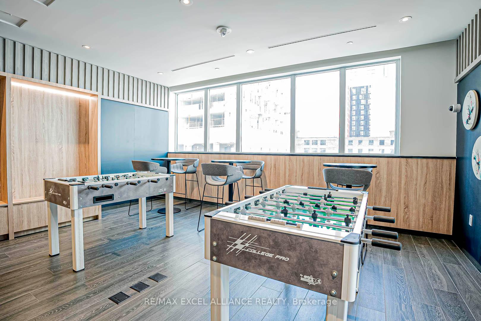 2 Bedrooms Condo at 357 King,  Toronto For sale