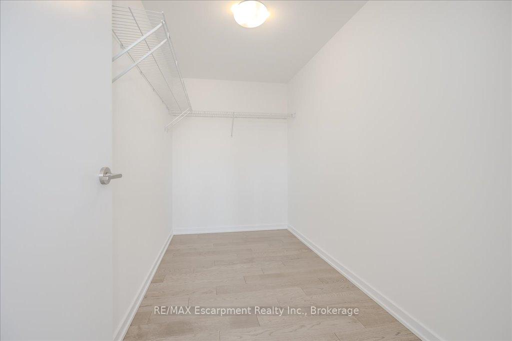 2 Bedrooms Condo at 60 Colborne, Toronto For sale