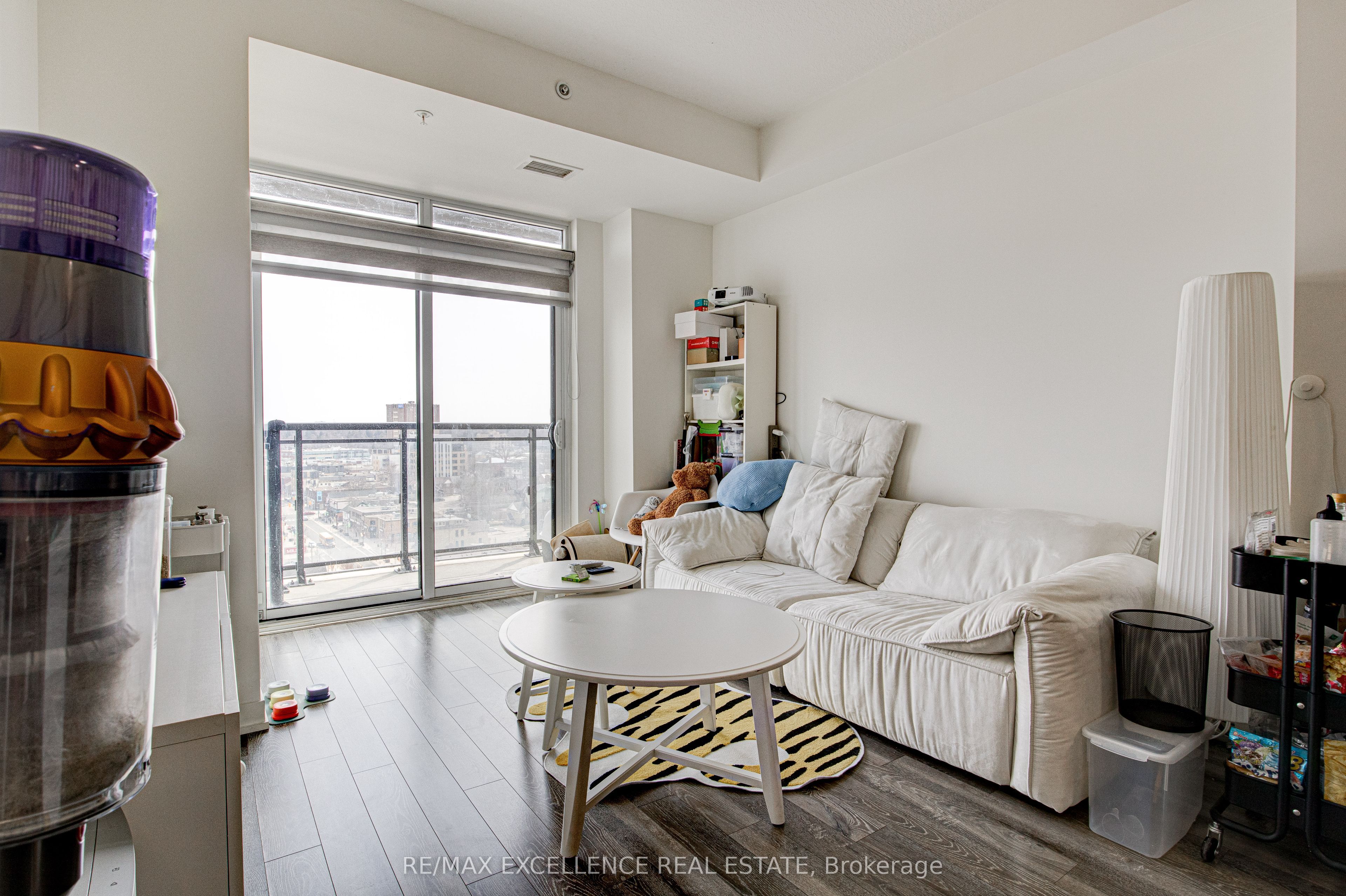 128 King Street N, #1402