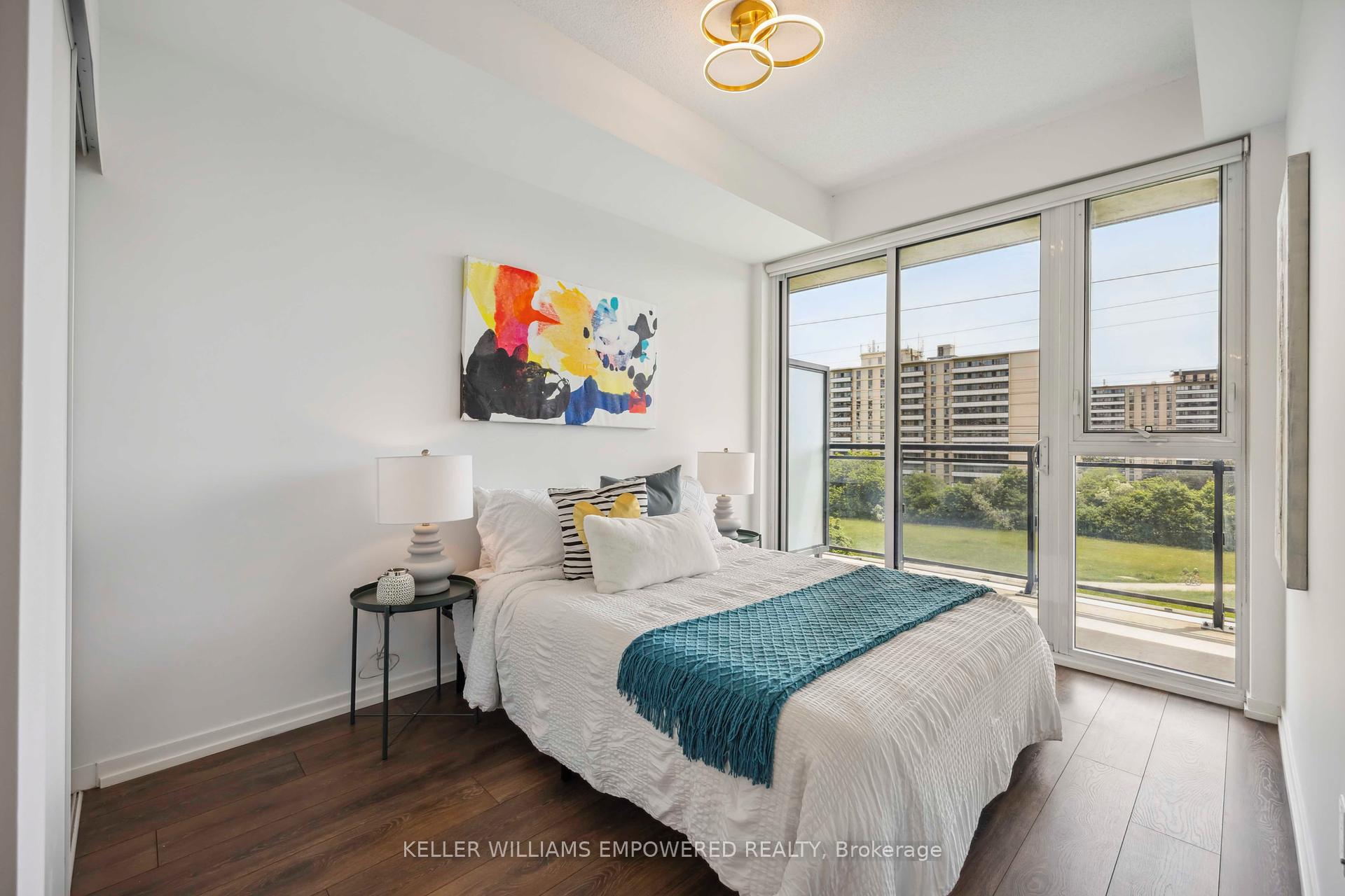 3 Bedrooms Condo at 3237 Bayview, Toronto For sale