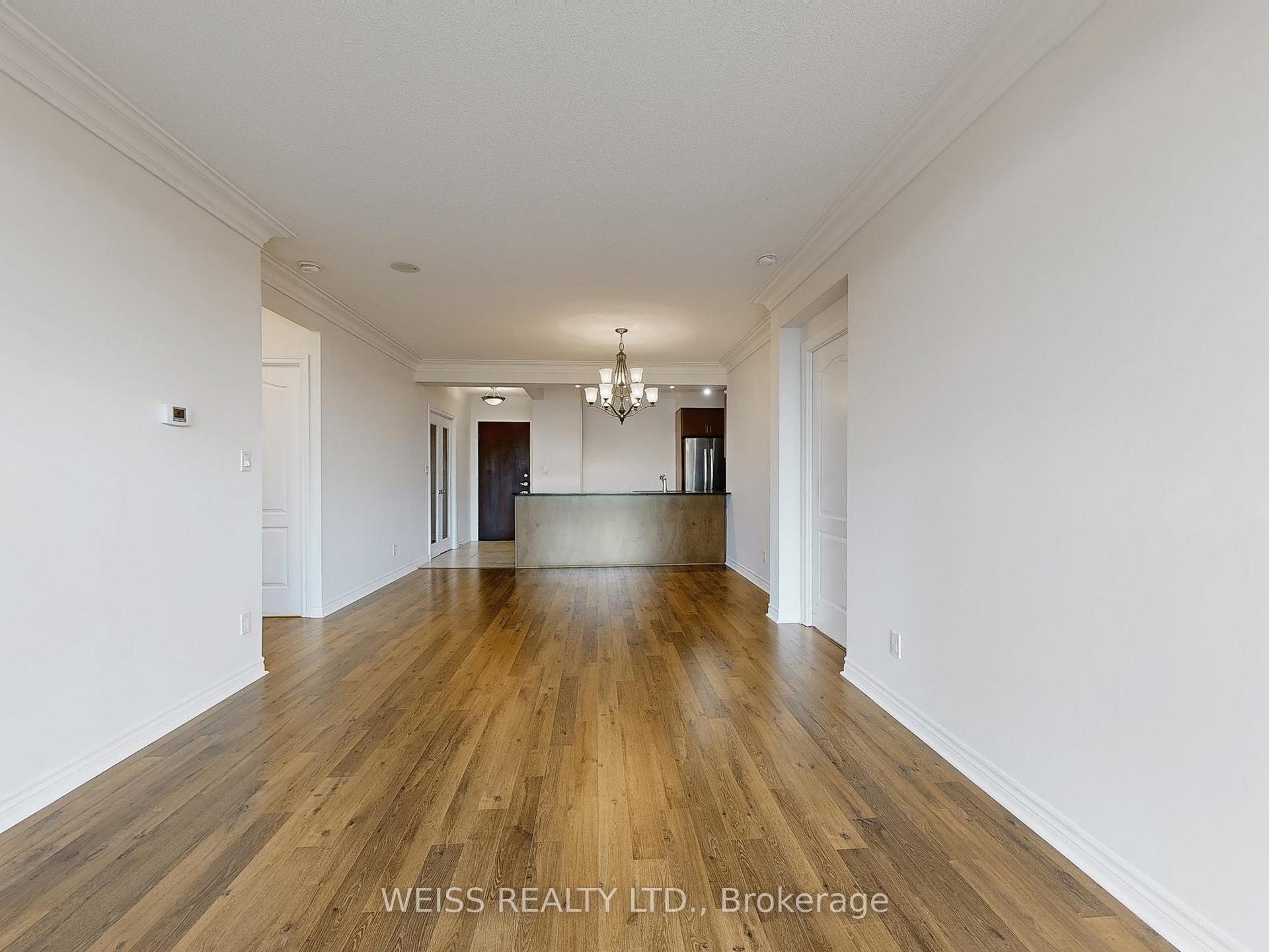 3 Bedrooms Condo at 88 Promenade, Vaughan For sale