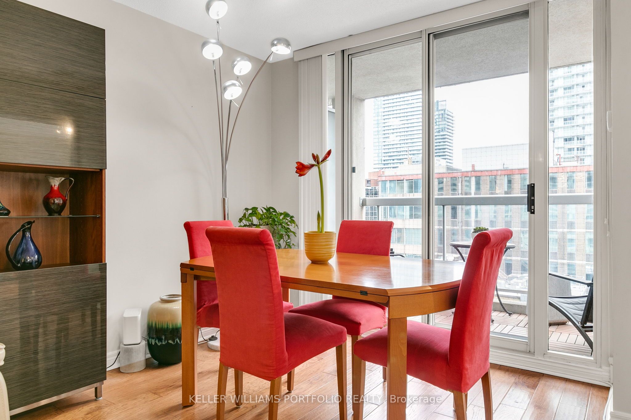 43 Eglinton Avenue E, #1009