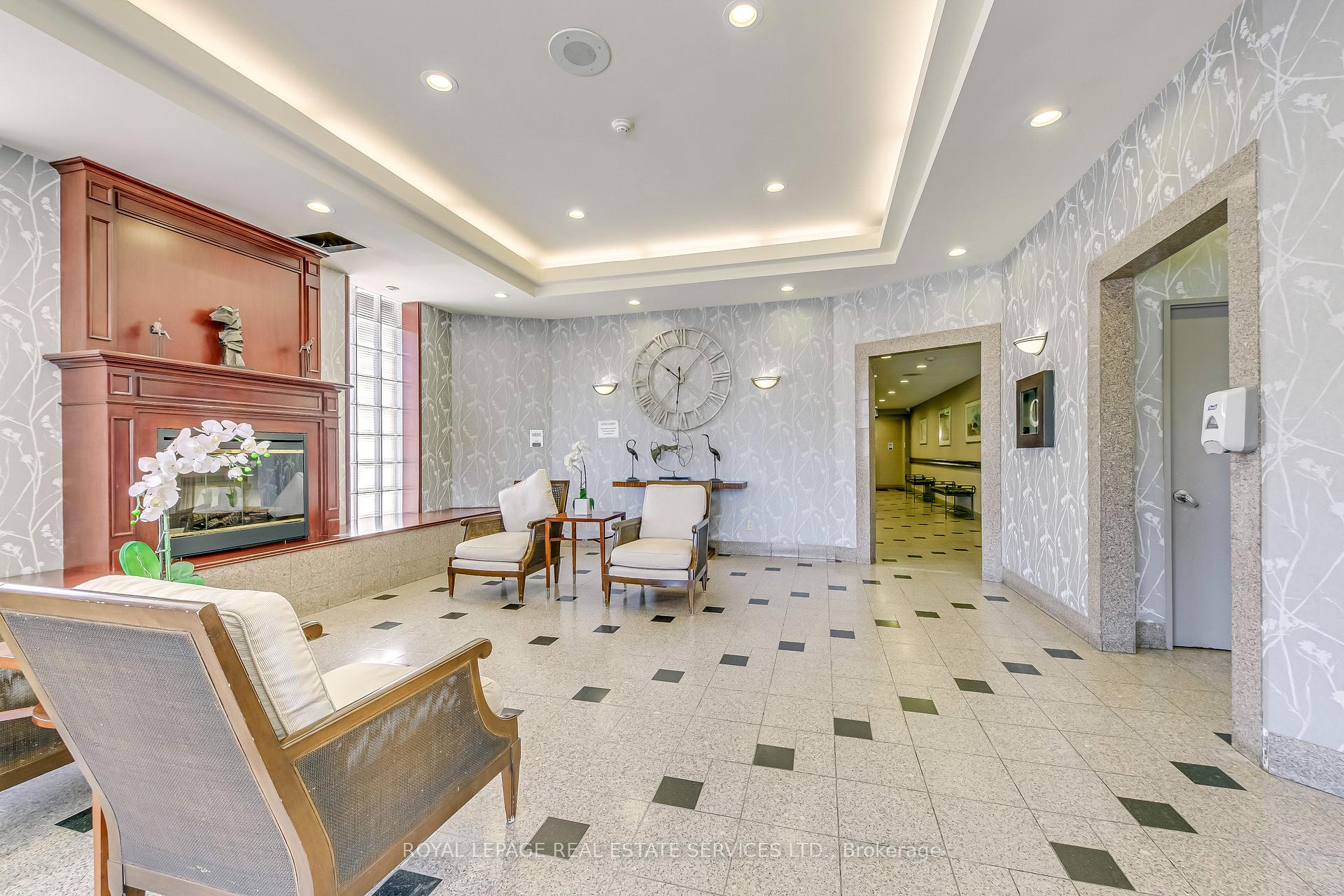 2 Bedrooms Condo at 3605 Kariya, Mississauga For sale
