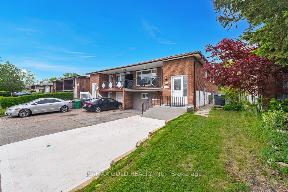 774 EAGLEMOUNT Crescent, Mississauga, ON L5C 1N9