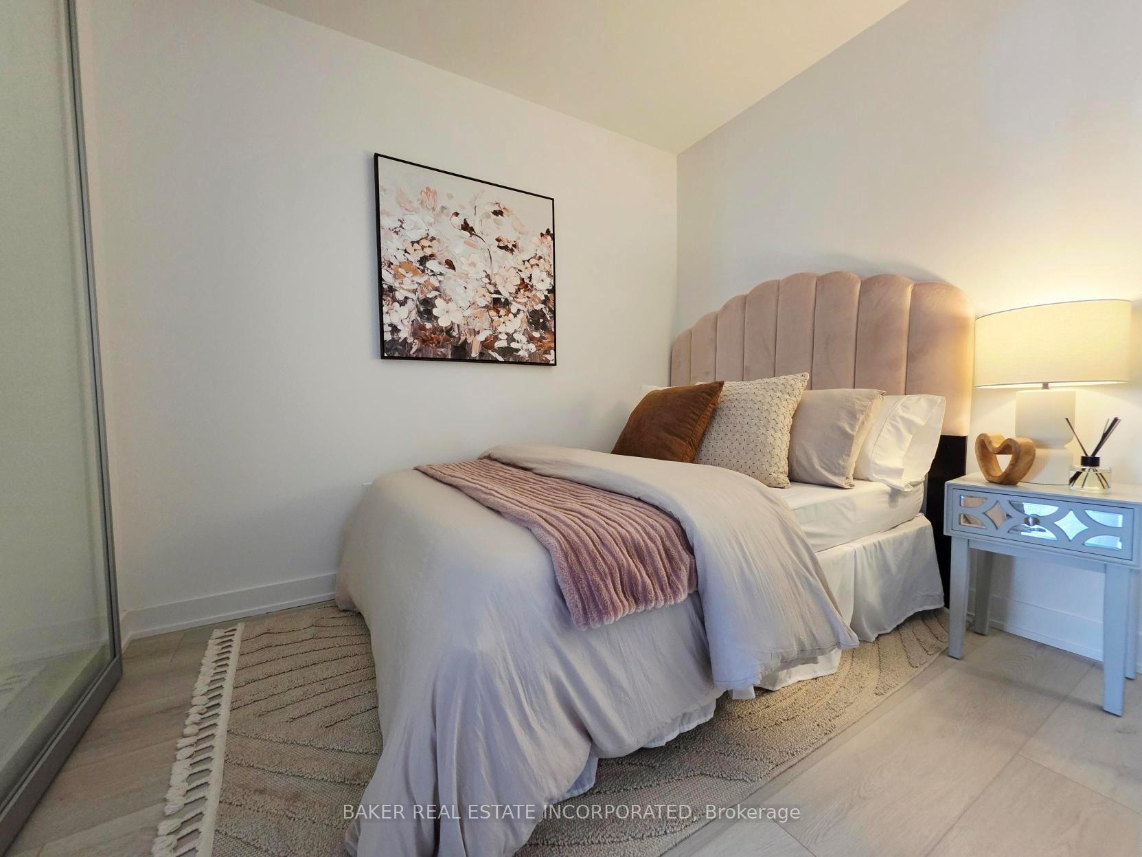 4 Bedrooms Condo at 3883 Quartz,  Mississauga For sale